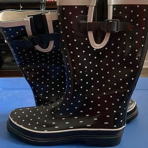 Nice rain boots pretty print